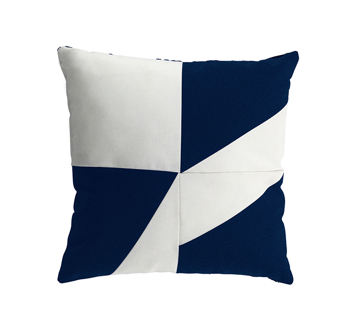 29 - COUSSIN GEOMETRIC BLEU NUIT_BLANC